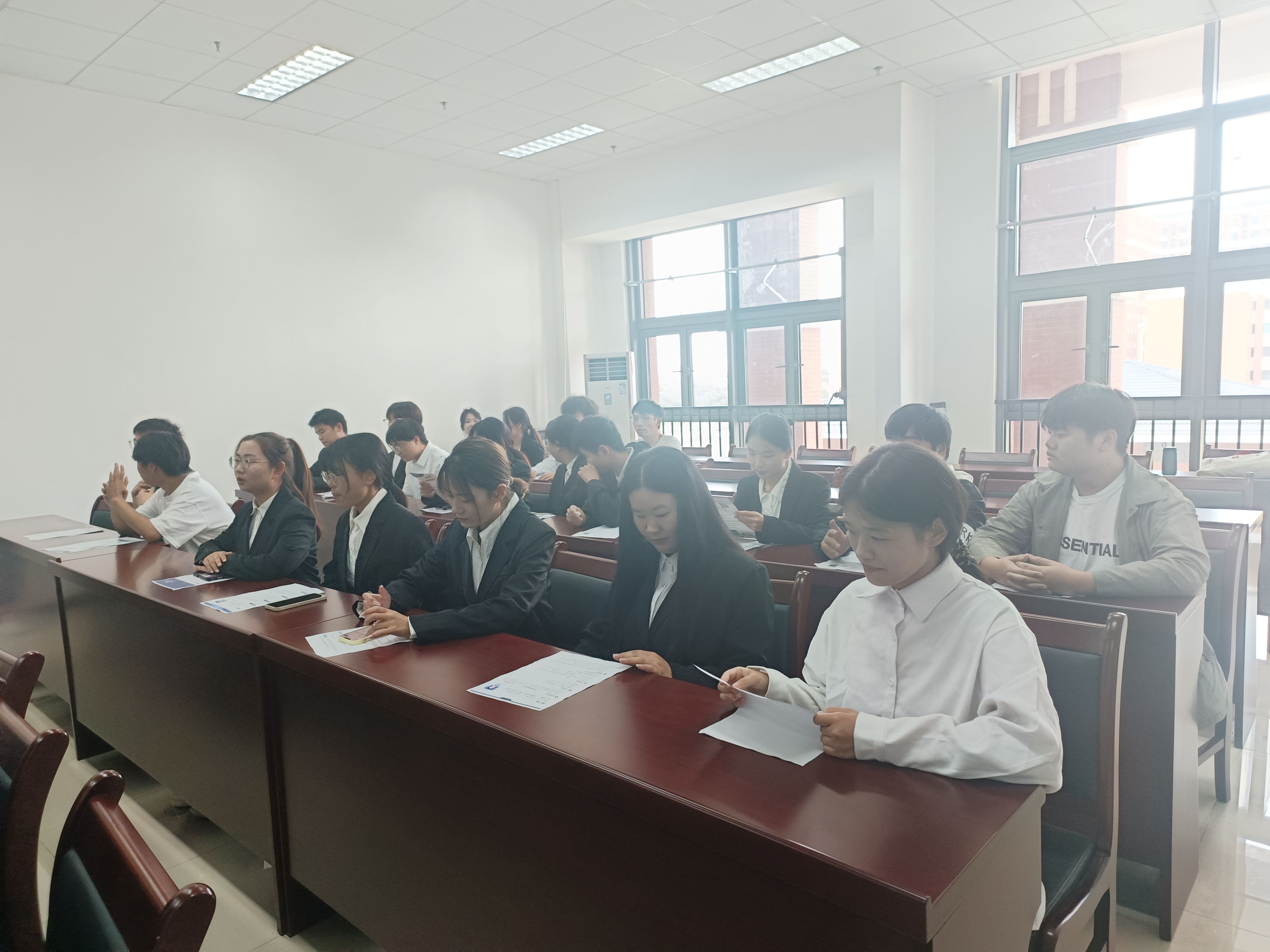 喜报！会计21级六名学子突出重围，被五百强企业拟录用